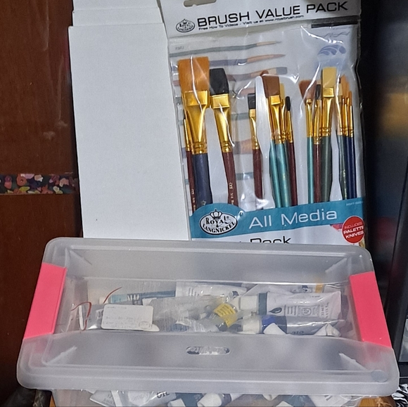 Art supplies - Picture 3 of 3